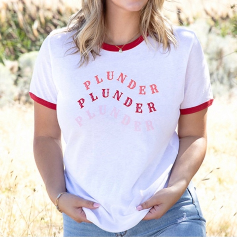 Plunder Design White and Red Graphic T-Shirt top size small